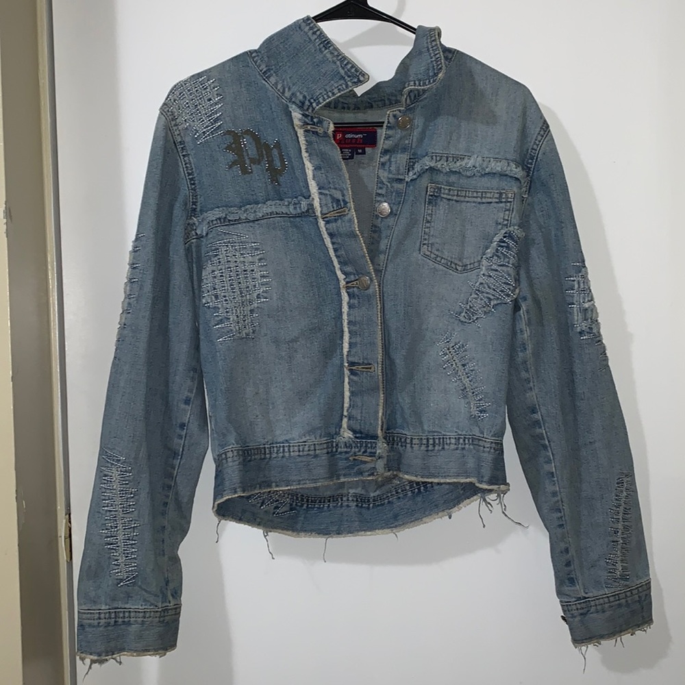 PLATINUM PLUSH: Premium vintage Denim Light blue Jean Jacket Size : M